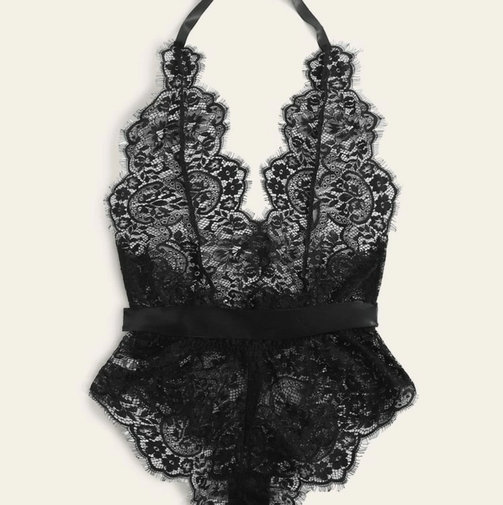 🎉HOST PICK ❤️ Floral lace halter teddy - Picture 5 of 8